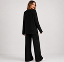 Conjunto Feminino de Duas Peças com Blusa Canelada de Manga Longa, Decote em V e Calça Reta