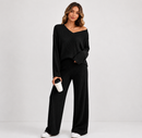 Conjunto Feminino de Duas Peças com Blusa Canelada de Manga Longa, Decote em V e Calça Reta