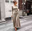Conjunto Feminino Canelado com Blusa Gola Canoa e Saia Longa Evasê